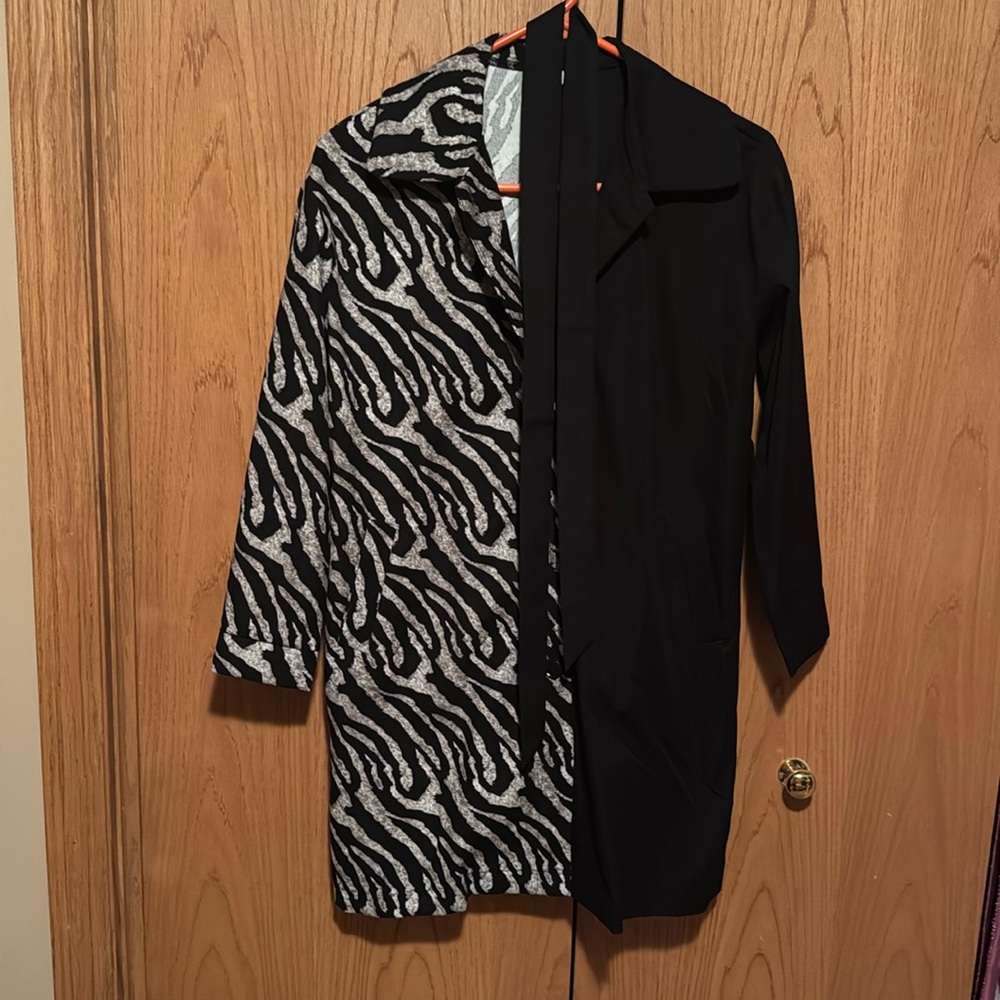 Nice Quality Rain Jacket or light long jacket. Belted.